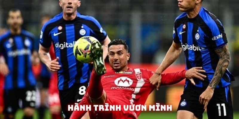 CLB AC Monza vượt gian nan, chạm tay vào đỉnh cao